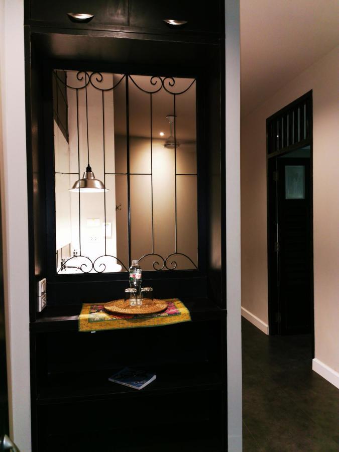 Chomm House Bed & Breakfast Bangkok Exterior photo