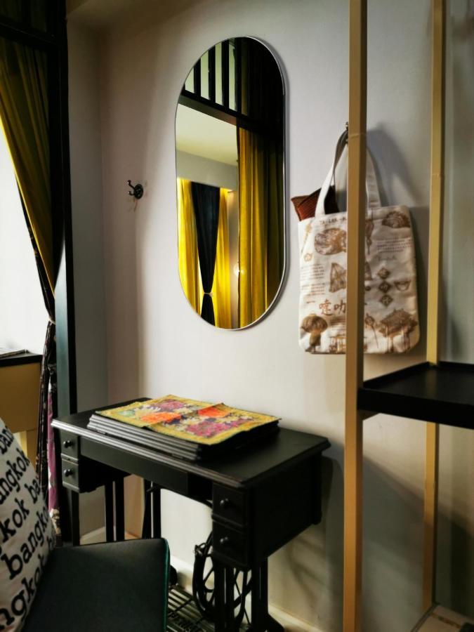 Chomm House Bed & Breakfast Bangkok Exterior photo