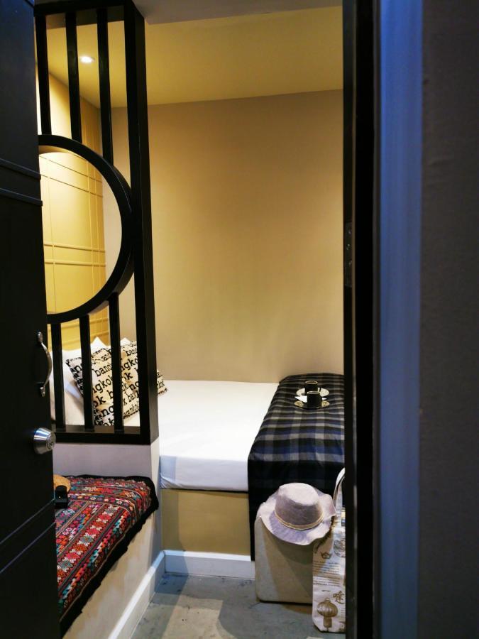 Chomm House Bed & Breakfast Bangkok Exterior photo